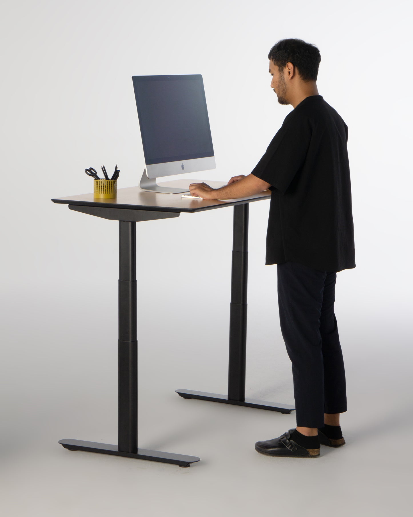 Cubeco Adjustable Desk